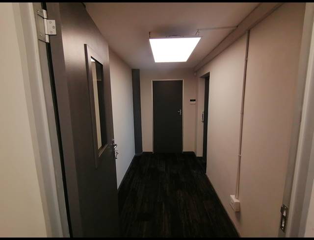 193M² OFFICE TO LET IN PAARDEN EILAND